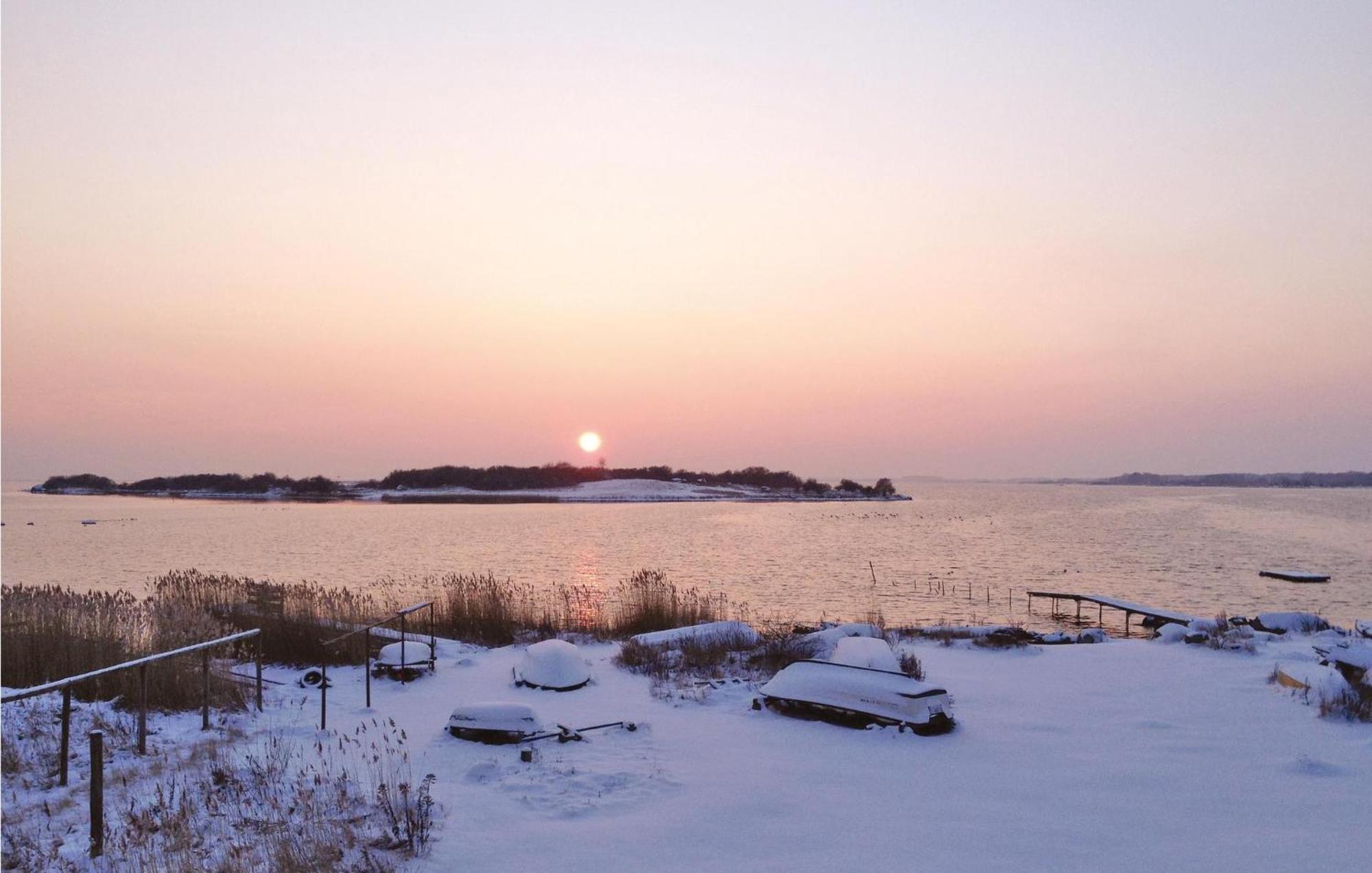 Awesome Home In Soelvesborg With House Sea View Экстерьер фото